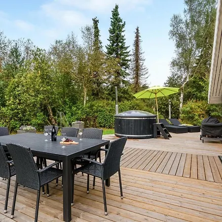 2 Bedroom Amazing In Ferienhaus Hadsund