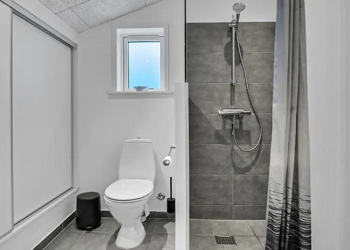 Holiday home In With 2 Bedrooms *