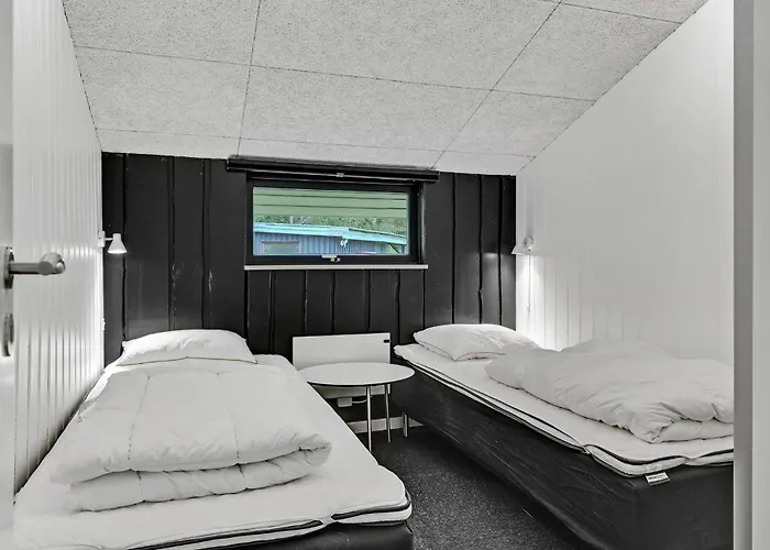 In With 2 Bedrooms Holiday home Hadsund
