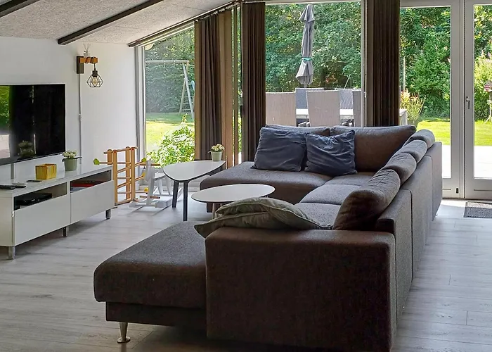 In With 2 Bedrooms Holiday home