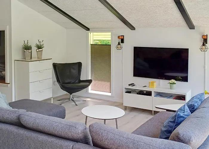 In With 2 Bedrooms Holiday home