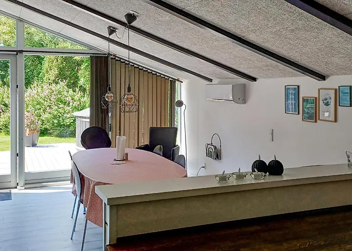 In With 2 Bedrooms Holiday home